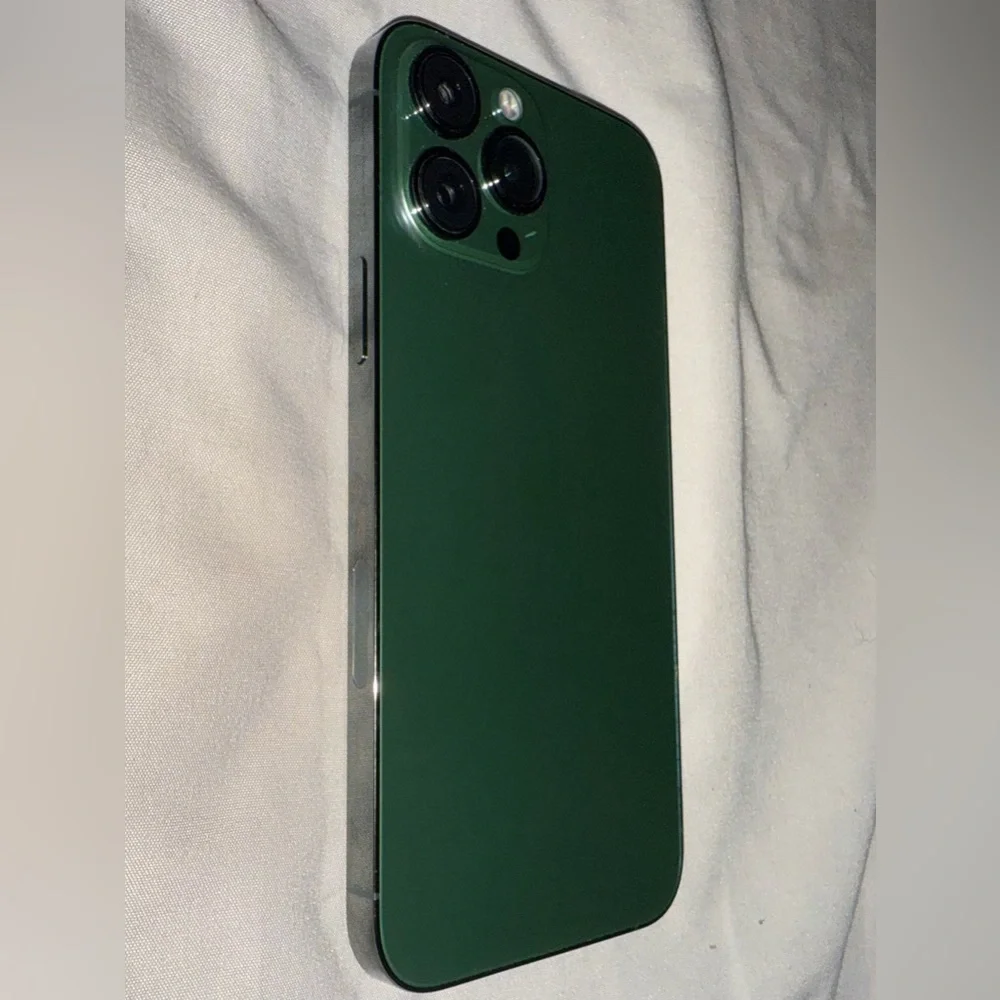 iPhone 15 Pro Max – 512GB – Green – Verizon – Great Condition